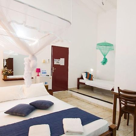 Oyo 347 Hotel Empryean Katunayaka Exteriér fotografie