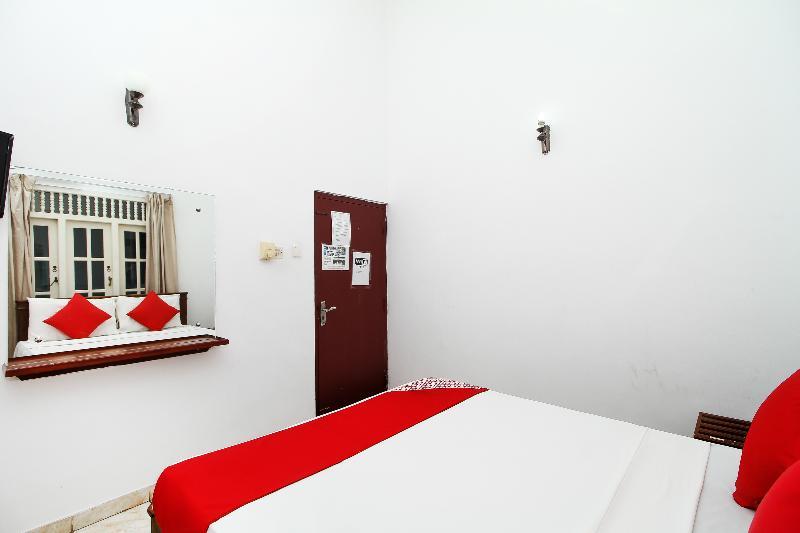 Oyo 347 Hotel Empryean Katunayaka Exteriér fotografie