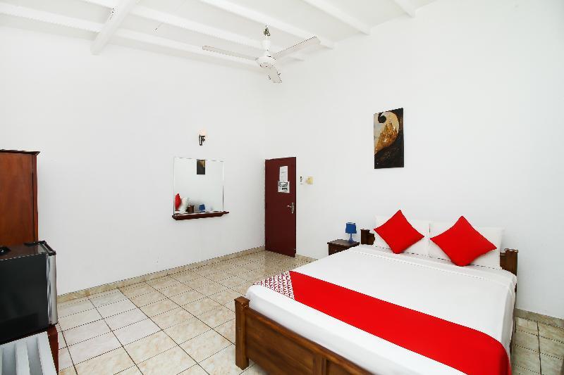 Oyo 347 Hotel Empryean Katunayaka Exteriér fotografie