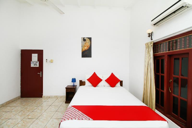 Oyo 347 Hotel Empryean Katunayaka Exteriér fotografie