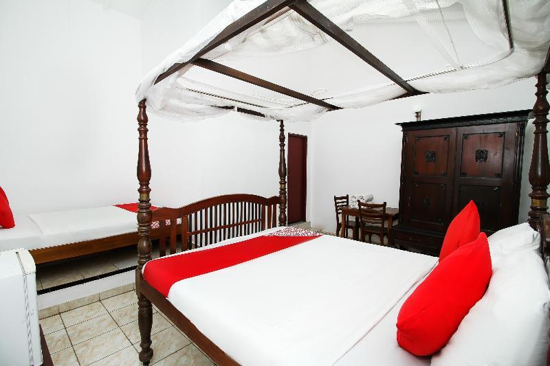 Oyo 347 Hotel Empryean Katunayaka Exteriér fotografie