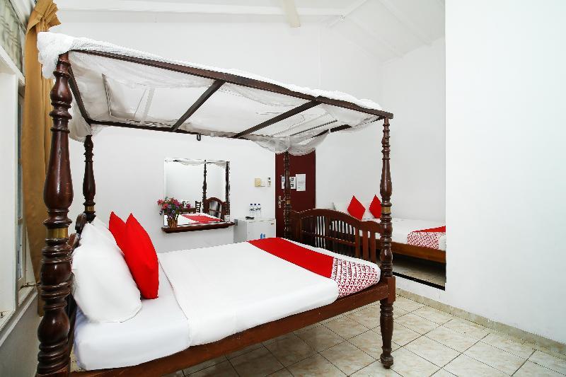 Oyo 347 Hotel Empryean Katunayaka Exteriér fotografie
