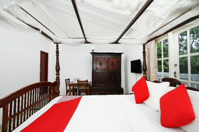 Oyo 347 Hotel Empryean Katunayaka Exteriér fotografie