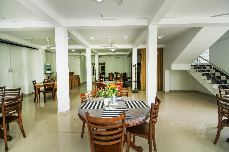 Oyo 347 Hotel Empryean Katunayaka Exteriér fotografie